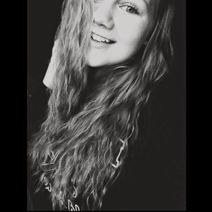 Meet your Posher, Courtney